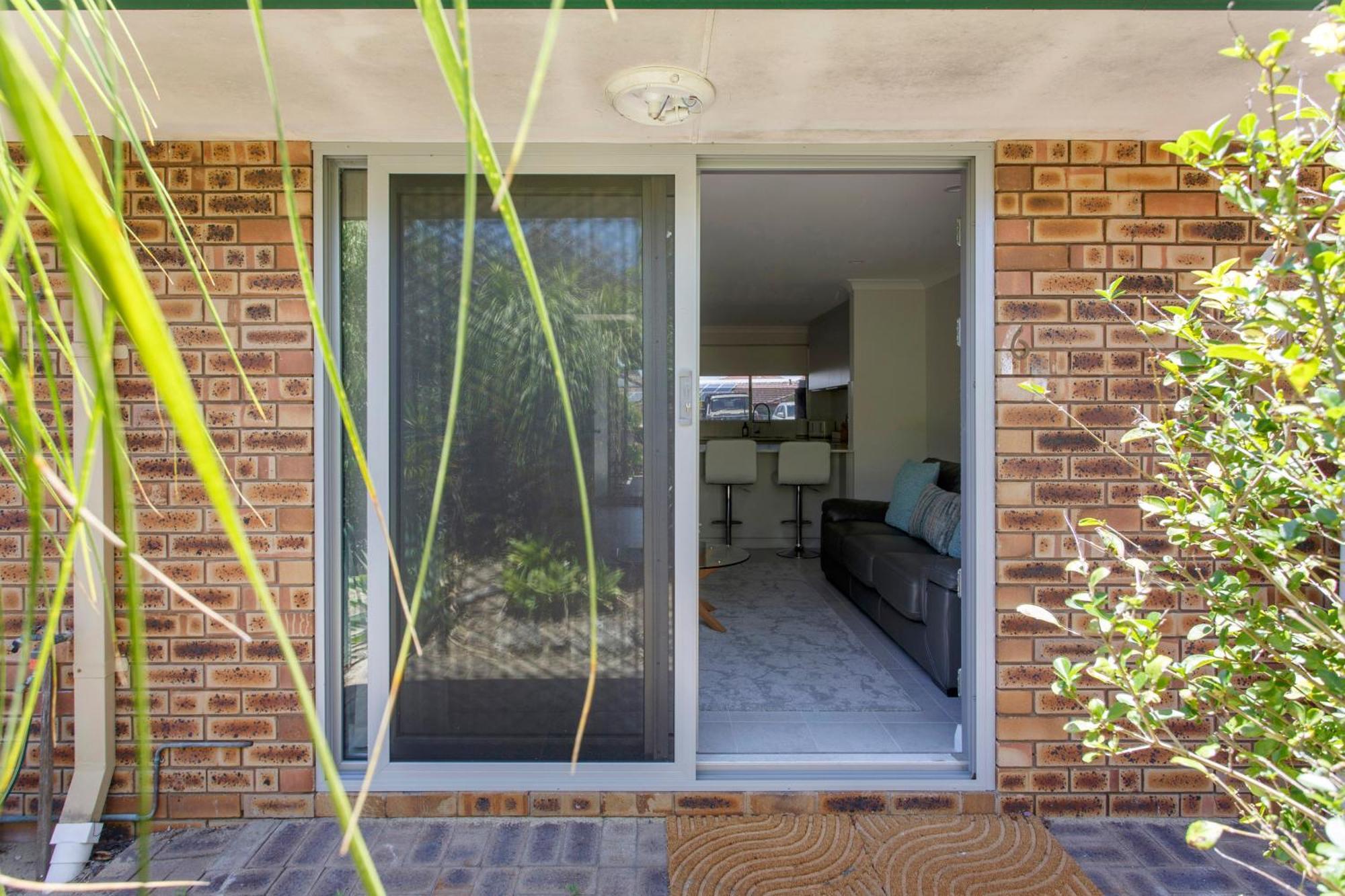 Maylands Riverside Retreat Apartment *
