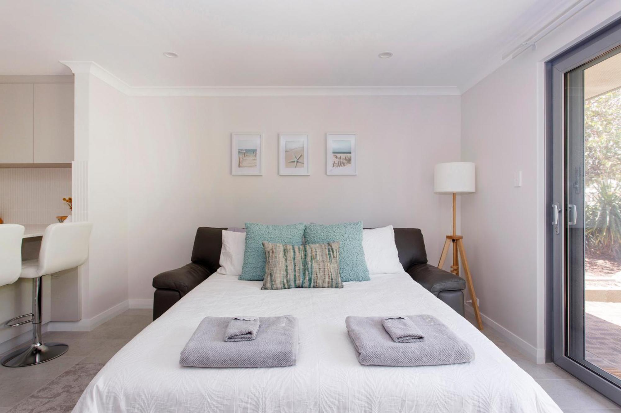 Apartment Maylands Riverside Retreat